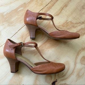 Easy Spirit Brown Heels